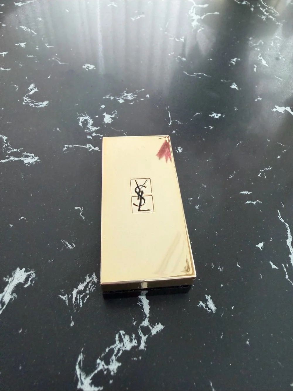 Yves Saint Laurent Violet Single-Pan Pressed Eyeshadow color 7